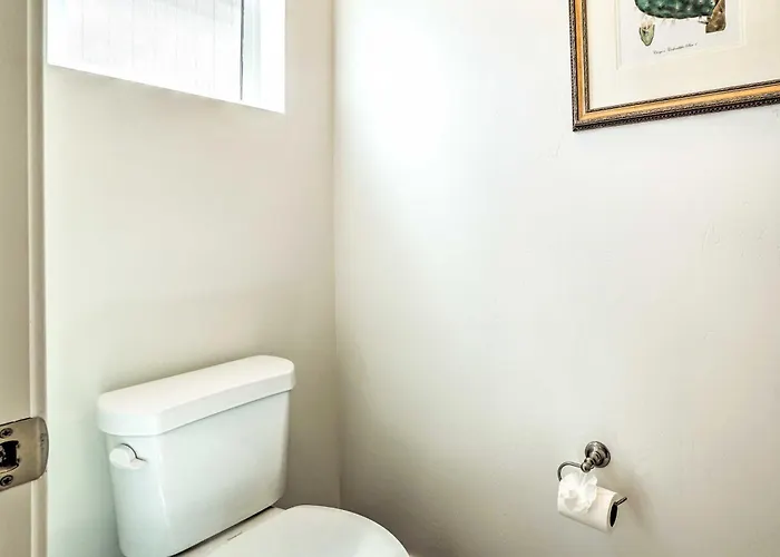 Spacious W/ Jacuzzi + Mtn View! *