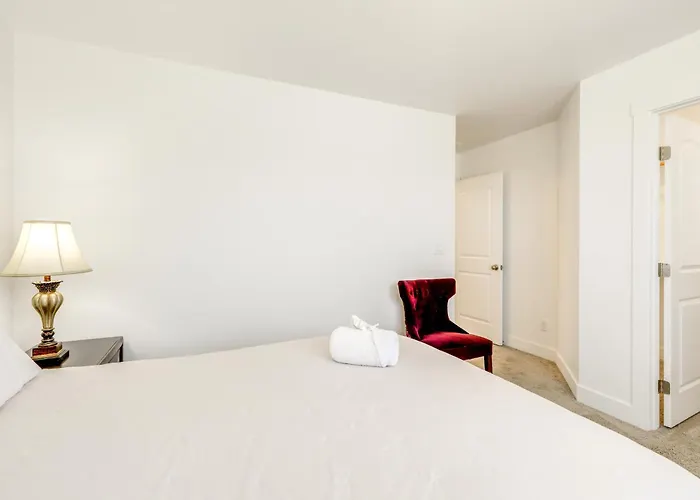 Spacious W/ Jacuzzi + Mtn View! * Bellemont
