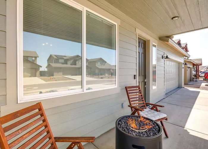 Spacious W/ Jacuzzi + Mtn View! Holiday home *