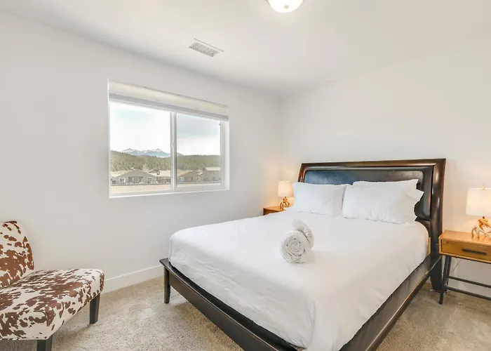 Holiday home Spacious W/ Jacuzzi + Mtn View! Bellemont