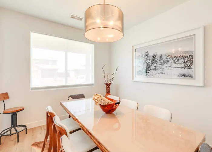Spacious W/ Jacuzzi + Mtn View! * Bellemont