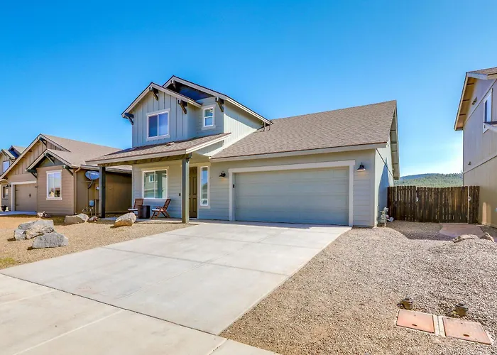 Spacious W/ Jacuzzi + Mtn View! Holiday home *