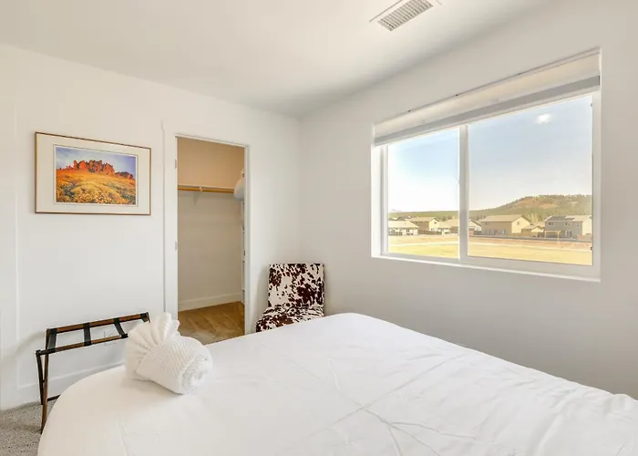 Holiday home Spacious W/ Jacuzzi + Mtn View! Bellemont
