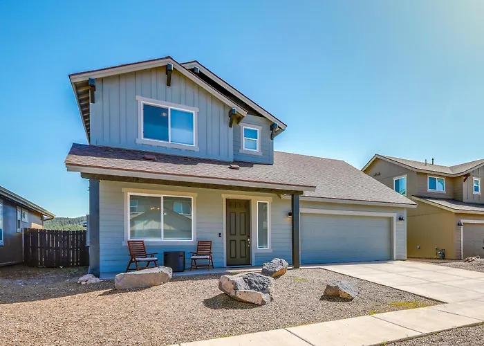 Spacious W/ Jacuzzi + Mtn View! Holiday home *