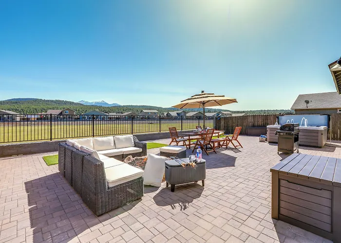 Spacious W/ Jacuzzi + Mtn View! * Bellemont