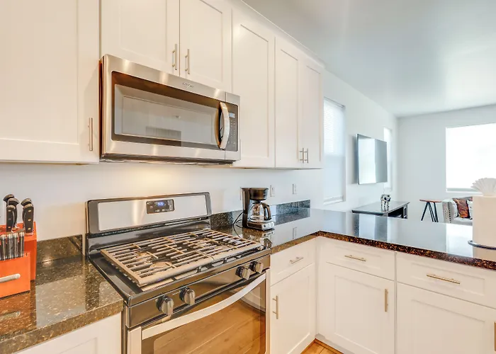 Holiday home Spacious W/ Jacuzzi + Mtn View! Bellemont